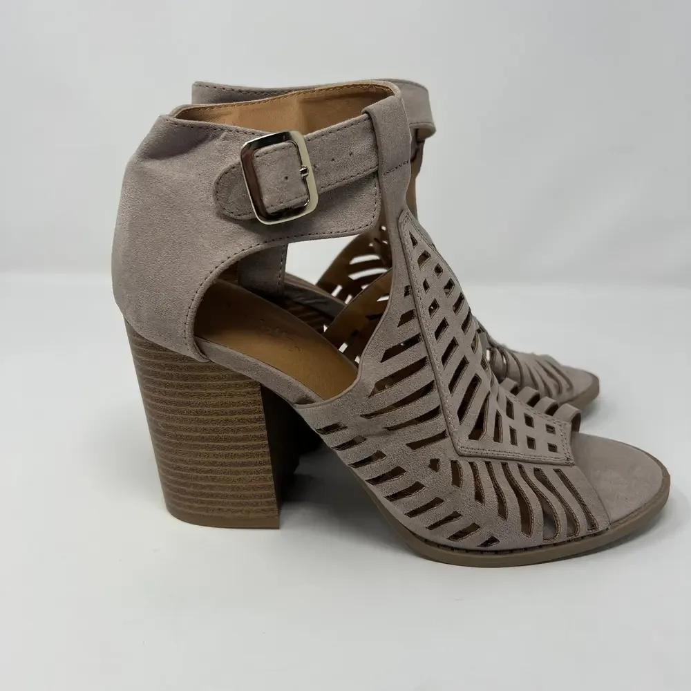 Charlotte Russe Open Toe Heels Sz 8‎
